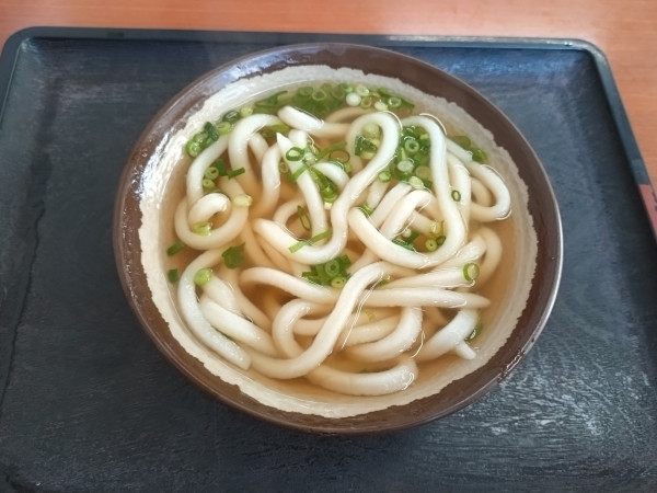 「かけうどん260円」@一屋の写真