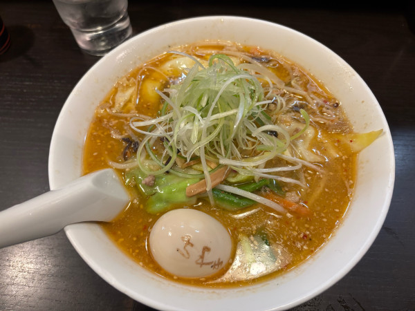 「煮玉子ラーメン@1350」@けやき すすきの本店の写真