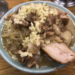 ラーメン(ニンニク、ちょいヤサイ、アブラ)+生玉子 1180円