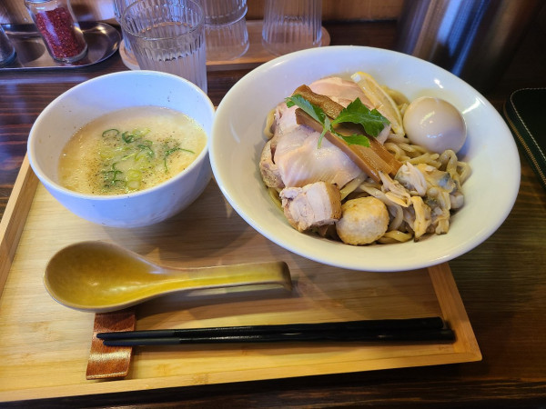 「濃厚クラムつけ麺」@鶏と貝 MUUの写真