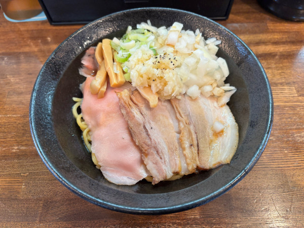 「油そば」@SPORTS DINING REGISTAの写真