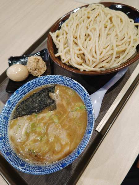 「得製つけめん(特)(1,340円)」@東京つけめん 久臨 イオンモールむさし村山店の写真