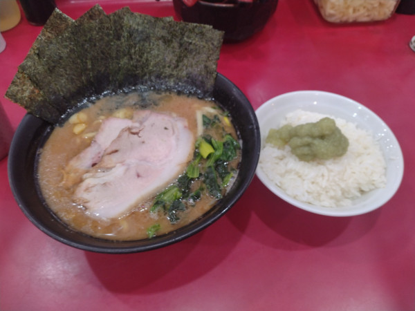 「ラーメン(並)¥900+のり¥120+ライス¥180-」@杉田家 千葉祐光店の写真