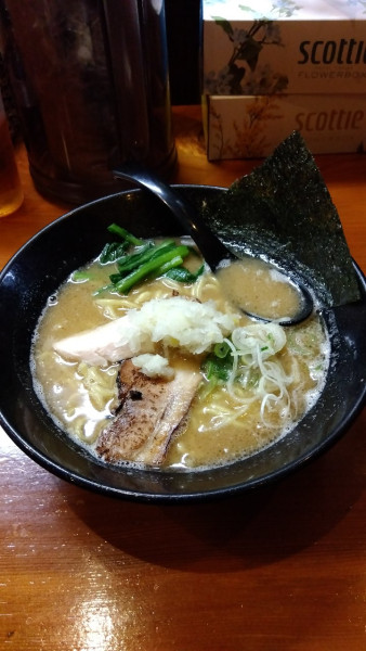 「鶏白湯らーめん」@三代目麺処 「まるは」極 船橋店の写真