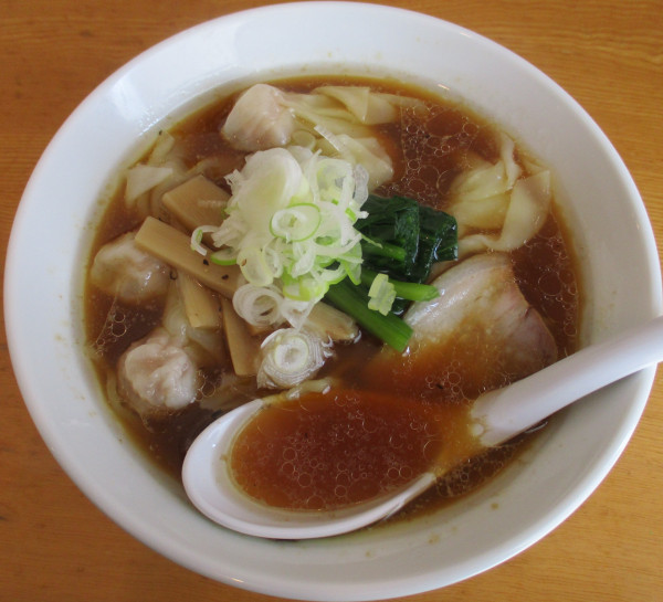 「ワンタン中華そば　900円」@町中華 然 ～いつかは僕の夢～の写真