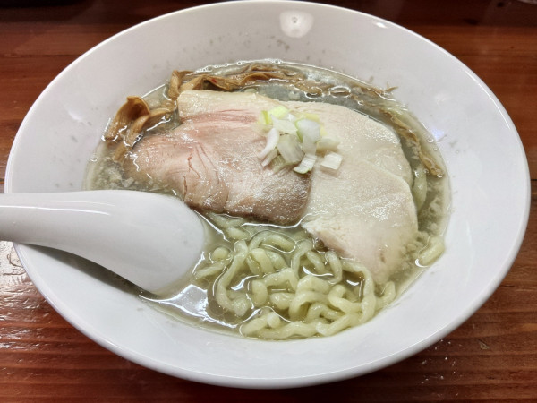 「【限定】ヒイラギ煮干らぁ麺（塩・太麺）￥1000」@無化調煮干しらぁ麺 誠実の写真