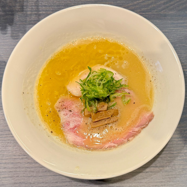 「濃厚しおらーめん 太麺 ¥1,200」@らーめんOrangeの写真