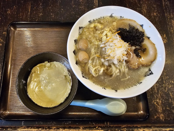 「【限定】煮干温麺と貝の濃厚つけ汁　1300円」@煮干結社 弘前店の写真
