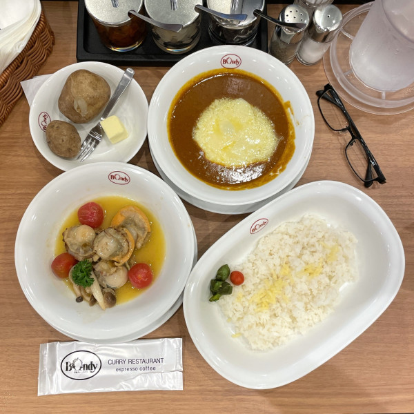「ホタテカレー（辛口） チーズトッピング」@欧風カレー Bondy 秋葉原店の写真