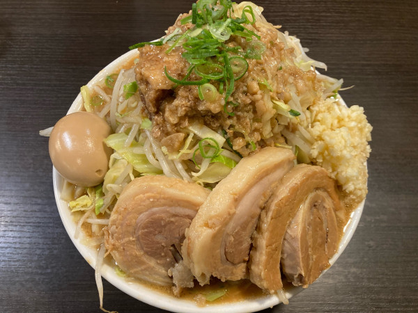「豚SPラーメン大」@ラーメン・つけ麺 まる重の写真