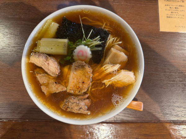 「鶏肉ほぐし中華そば」@焼鶏ラーメン あらやの写真