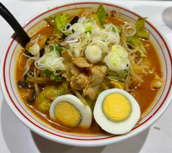 「五目味噌 野菜大盛 生卵 1140+110+100円」@蒙古タンメン 中本 吉祥寺店の写真