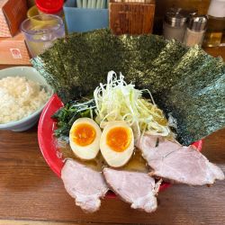 ラーメン + 吉祥寺盛り(サービス券) + ライス
