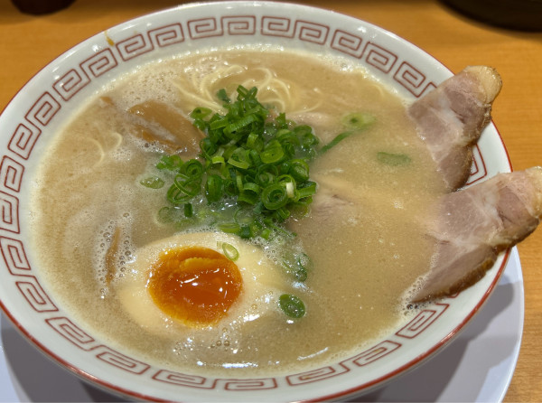 「だるまらーめん＋替玉」@だるま大使 無限 下北沢駅前店の写真