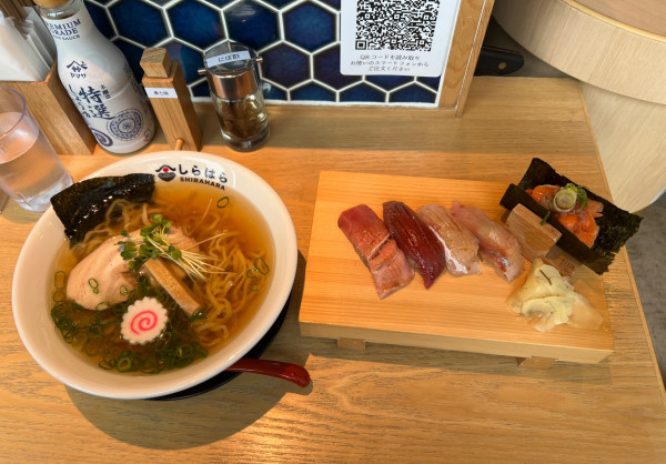 「貝だし追いがつおラーメン&赤酢握り5貫セット 1650円」@貝のしらはら 田町タワーの写真