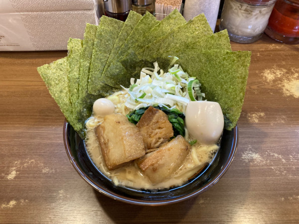 「一刀盛りラーメン 醤油」@横浜家系ラーメン 一刀家 茅場町店の写真
