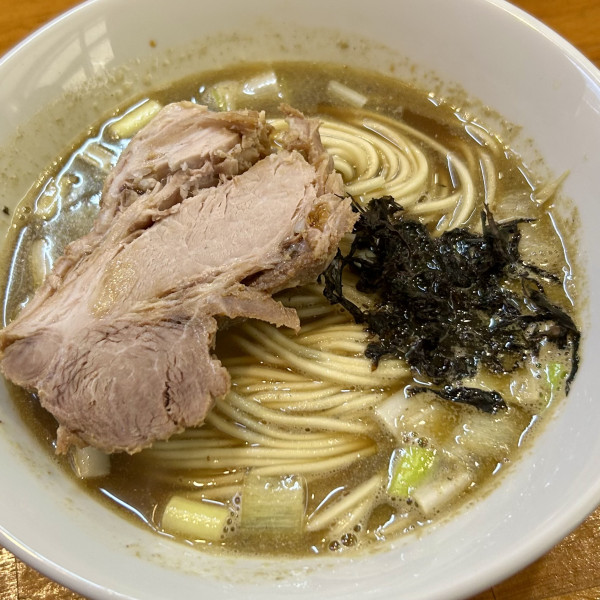 「【平日フォロワー限定】煮干ソバ 濁+和え玉+生玉」@煮干中華ソバ イチカワの写真