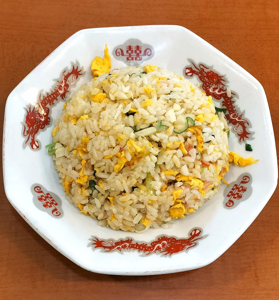 「ニンニク炒飯＋野菜味噌ラーメンのセット 1100円」@吉香楼 朝倉店の写真