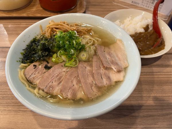 「【限定】豚そば＋豚2枚(クーポン6P)＋蕎麦屋の和出汁カレー」@くじら食堂 nonowa東小金井店の写真