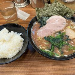 半熟味玉ラーメン+ライス
