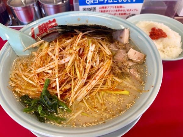 「塩 辛ネギラーメン 大盛  TP 辛ネギダブル  コロチャー」@山岡家 川島店の写真