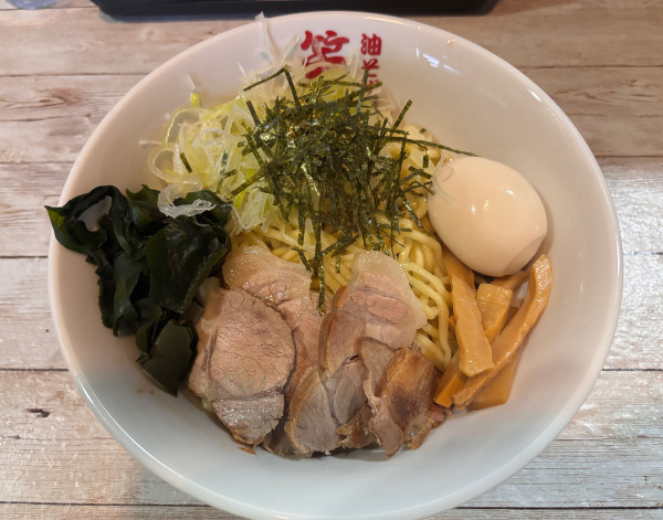 「特製油そば(大盛)」@まぜまぜ怪獣 越谷駅前店の写真