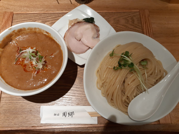 「赤つけ麺、特盛」@麺屋 周郷 神田店の写真