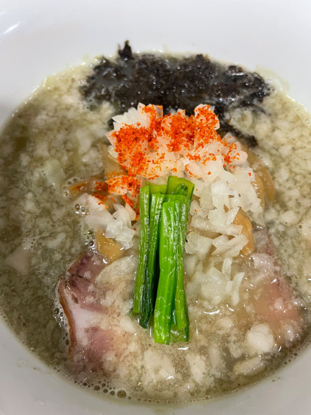 「夜ゲリラ『背脂煮干し醤油らぁ麺』の『塩ver.』」@ラーメン星印の写真