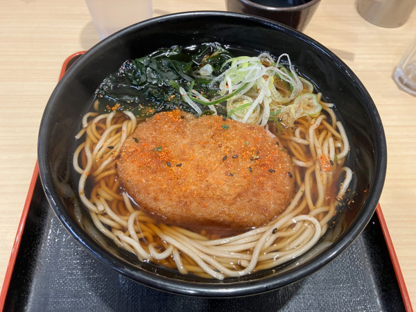 「コロッケそば 540円」@名代 箱根そば 多摩センター東口店の写真