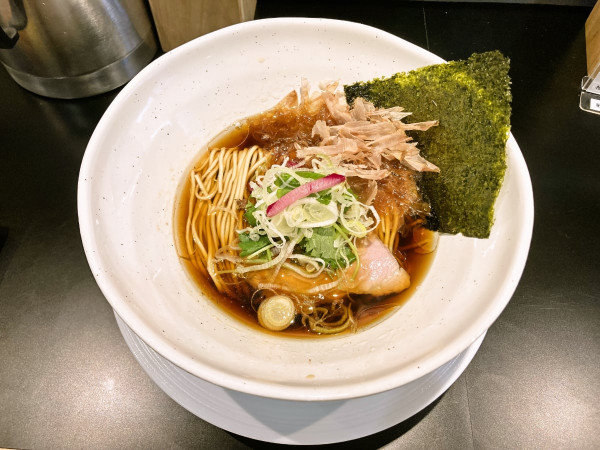 節そば醤油（900円）＋握り2貫（300円）