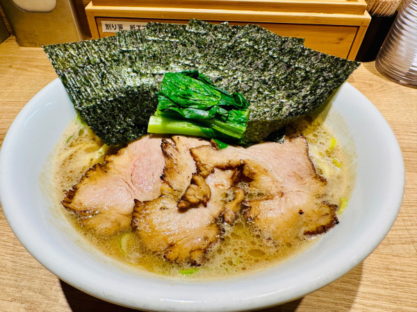 「【限定】横浜家系ラーメン【1250円】」@焼あご煮干しらぁめん 碧猫の写真
