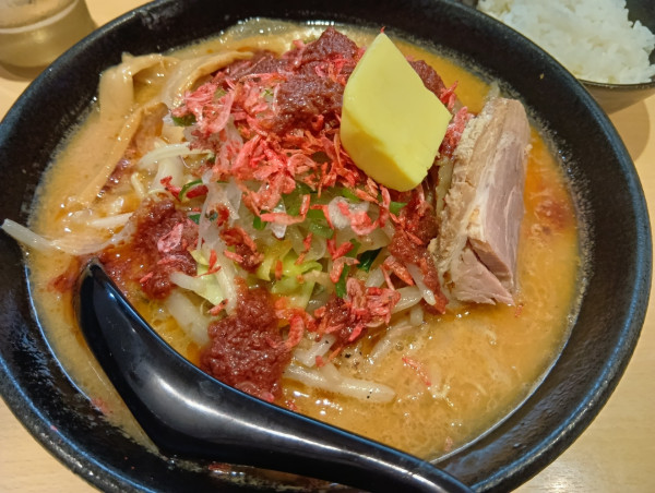 「限定　海老みそらーめん大盛　半ライス　バター」@らーめん ぼん蔵の写真
