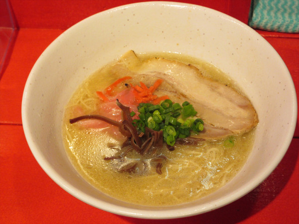 「とんこつらぁめん（950円）」@らぁめん神社の写真