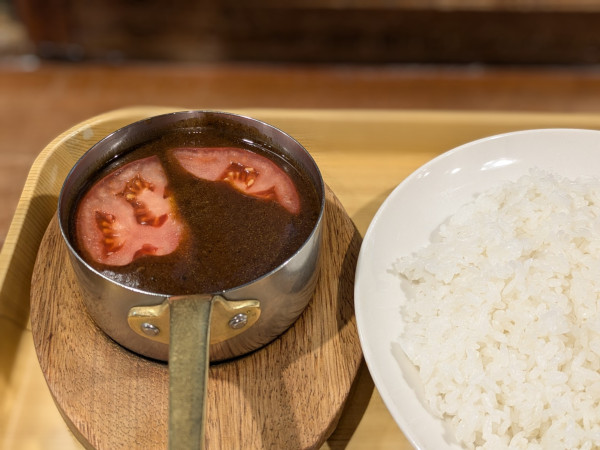 「トマトとチーズのカレー」@カレーの店 ガンジーの写真