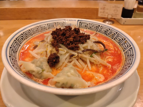 「担々麺（中辛）＋香菜ワンタン」@希須林 赤坂店の写真