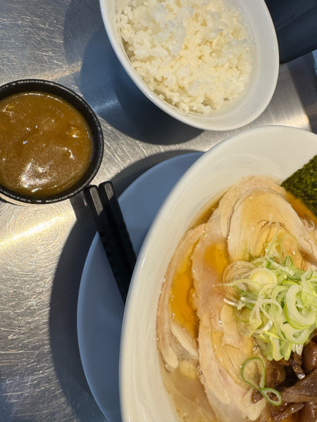 「肉中華そば+ごはん750円」@らーめん 肉千葉 西千葉本店の写真