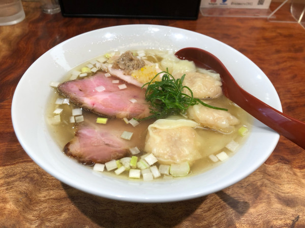 「ワンタン塩そば」@三馬路 東京店の写真