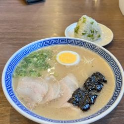 ラーメン ピースおにぎり1個