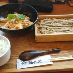親子丼ともりそば