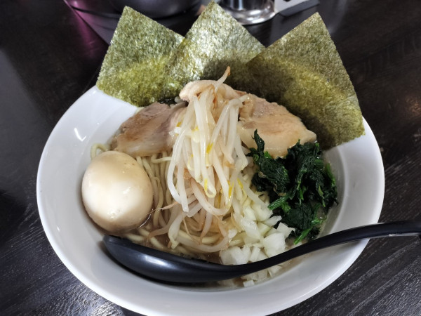「S豚骨醤油ラーメン中盛り」@円熟屋 本店の写真