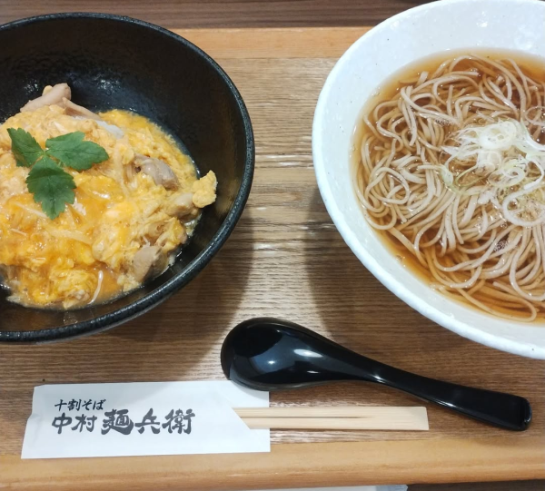 「親子丼と温そば」@中村麺兵衛 前橋箱田店の写真