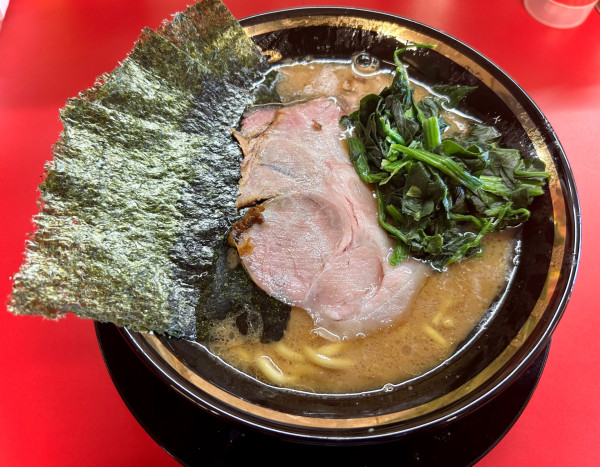 「ラーメン(900¥)」@家系ラーメン王道家直伝 樹道家の写真