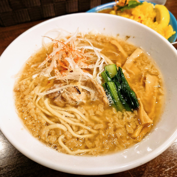 「背脂煮干ラーメン(醤油)＋スパイスカレー(ハーフ)」@GANCON NOODLEの写真