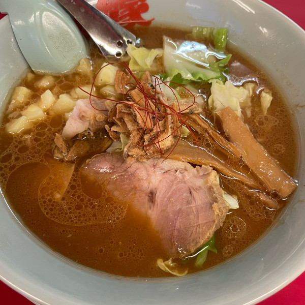 「カレーとんこつラーメン 950円」@ラーメン山岡家 大泉店の写真