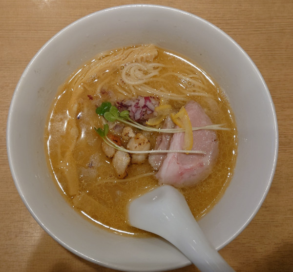 「金目鯛白湯らぁ麺（1,000円）」@金目鯛らぁ麺 鳳仙花 横浜店の写真