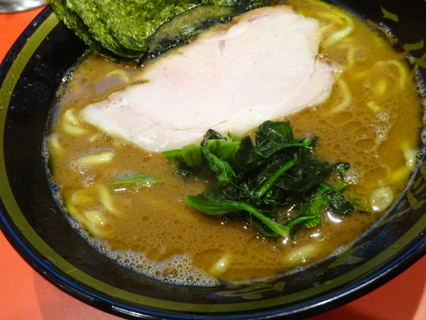 「ラーメン(並) 　850円」@横濱家系ラーメン 二代目鈴木家の写真