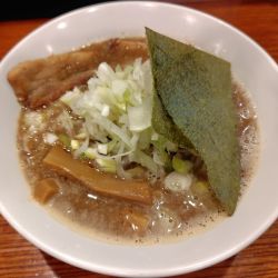 濃厚魚介ラーメン 1100円 ネギ 100円