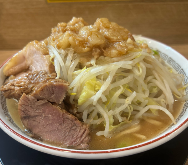 「小ラーメン（ニンニク少し、ヤサイ、アブラ、カラメ）」@豚山 幡ヶ谷店の写真