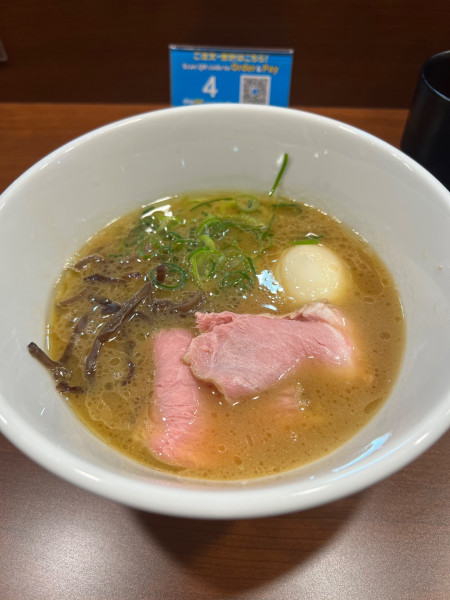「豚骨醤油」@ラーメンニキ新橋の写真