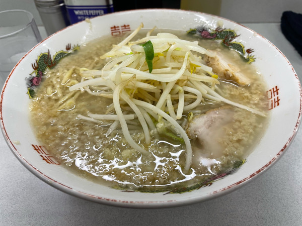 「普通盛りﾆﾝﾆｸ､ｱﾌﾞﾗ¥800」@ラーメン 神田店の写真
